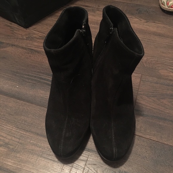 La Canadienne Suede Ankle Boots - Picture 4 of 4